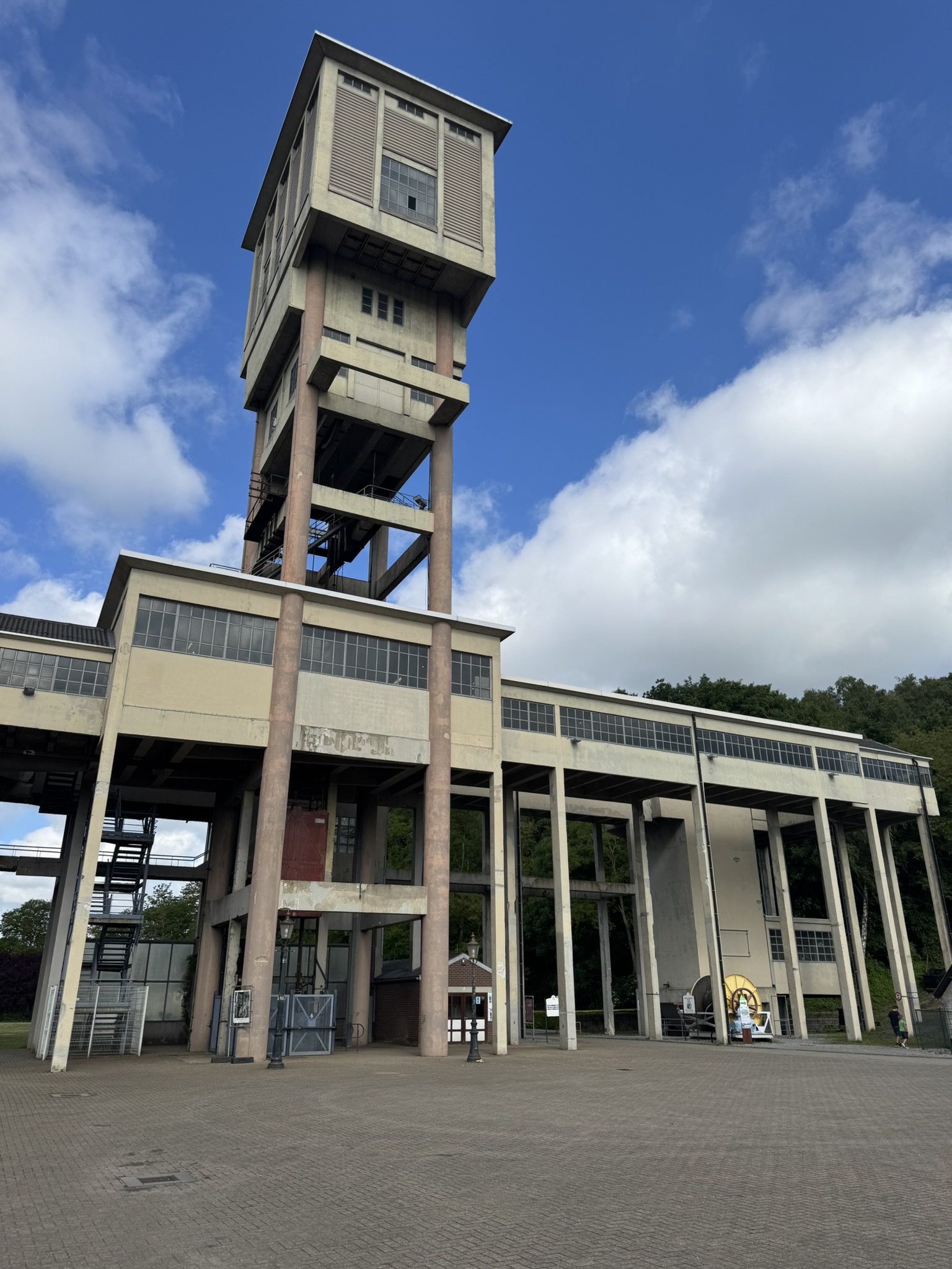 Lire la suite à propos de l’article Excursion des P3 à P6 à Blegny-mine